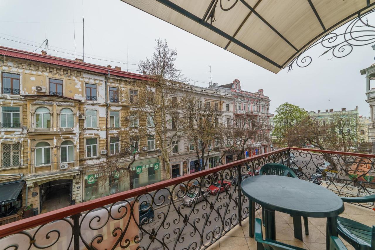 Katerynyska 2 Level Apartment With Sauna Odessa Buitenkant foto